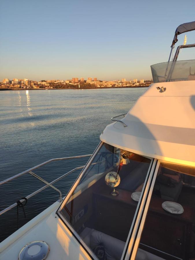 DIAMANTEDOURO - Boat Hotel Vila Nova de Gaia Exterior foto