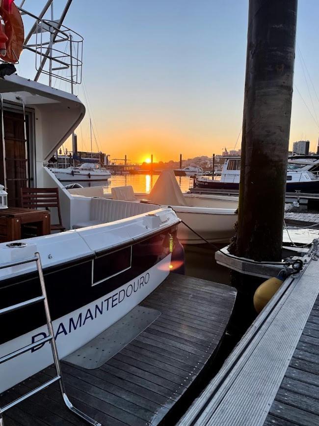 DIAMANTEDOURO - Boat Hotel Vila Nova de Gaia Exterior foto